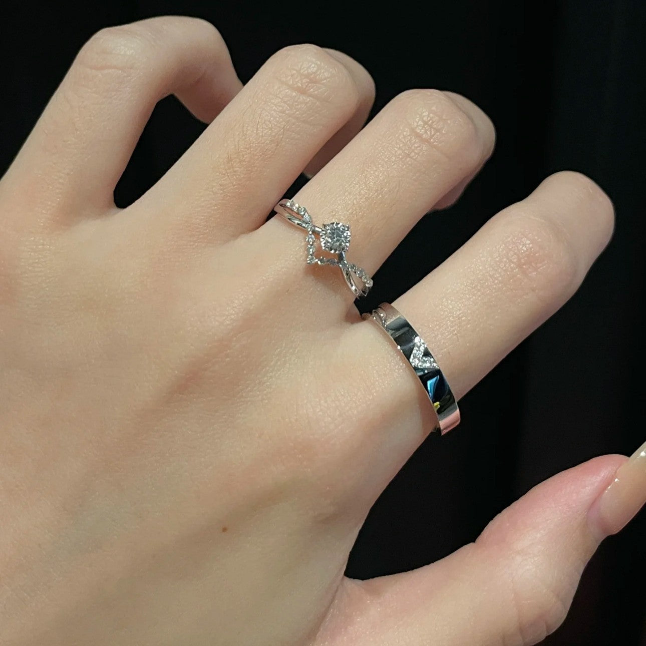 Damen Zarter Ring mit funkelndem Zirkonia und eleganter Welle Shop Nory