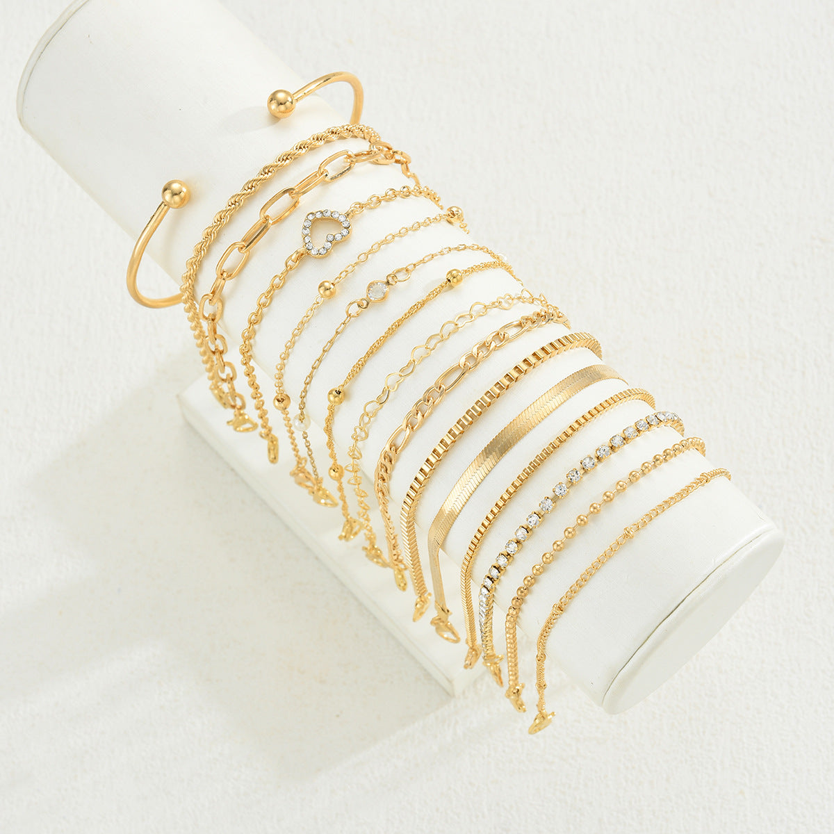 Damen Armband-Set mit glänzenden Gold- und zarten Perlendetails Shop Nory
