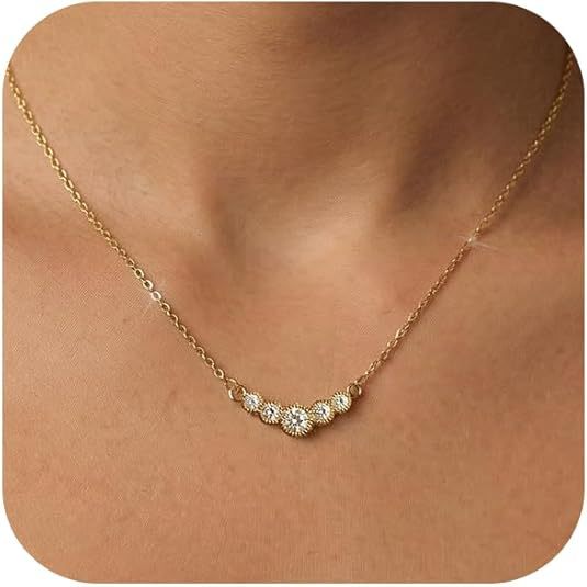 Damen Halskette mit funkelndem Blumenanhänger und hochwertigem Kettendesign Shop Nory