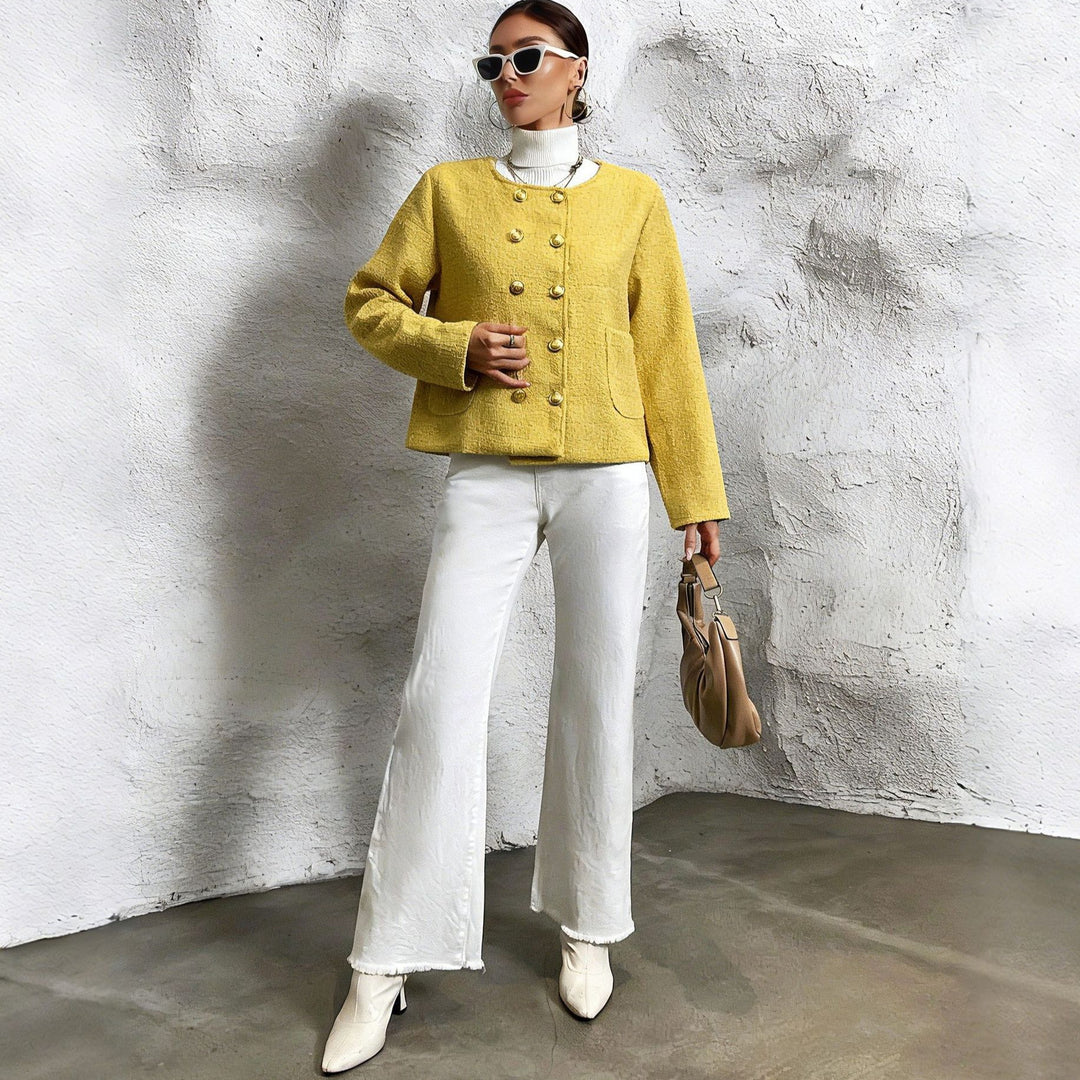 Damen Kurzjacke aus Bouclé mit doppelreihiger Knopfleiste und aufgesetzten Taschen Shop Nory