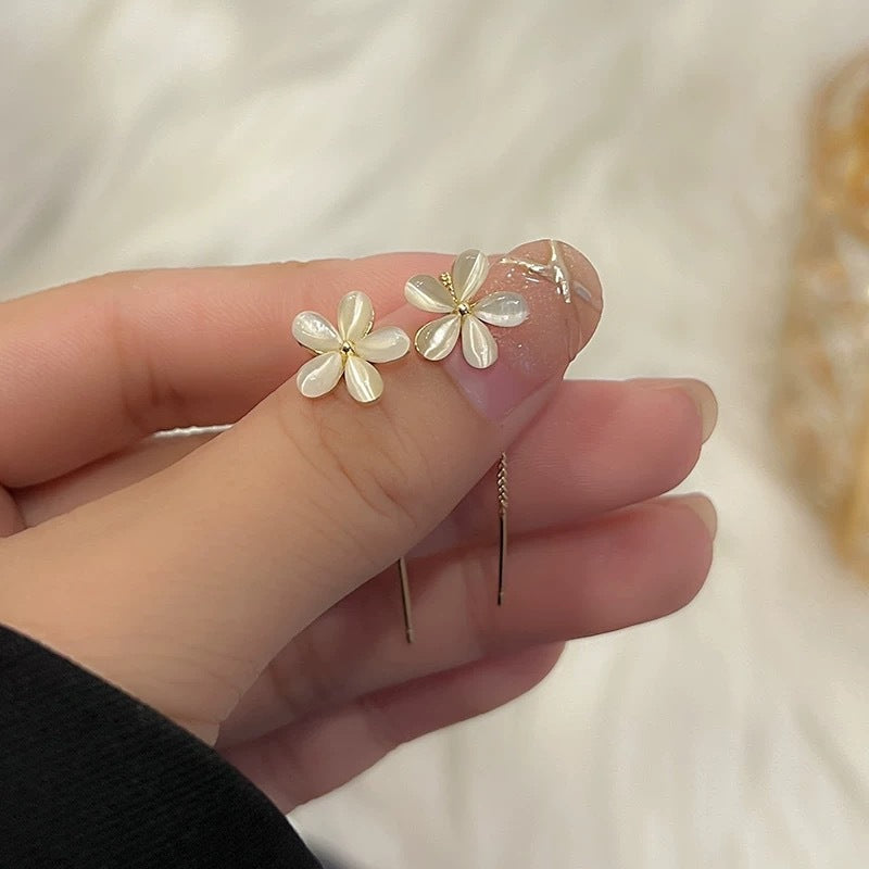 Damen Ohrstecker im filigranen Blumen-Design Shop Nory