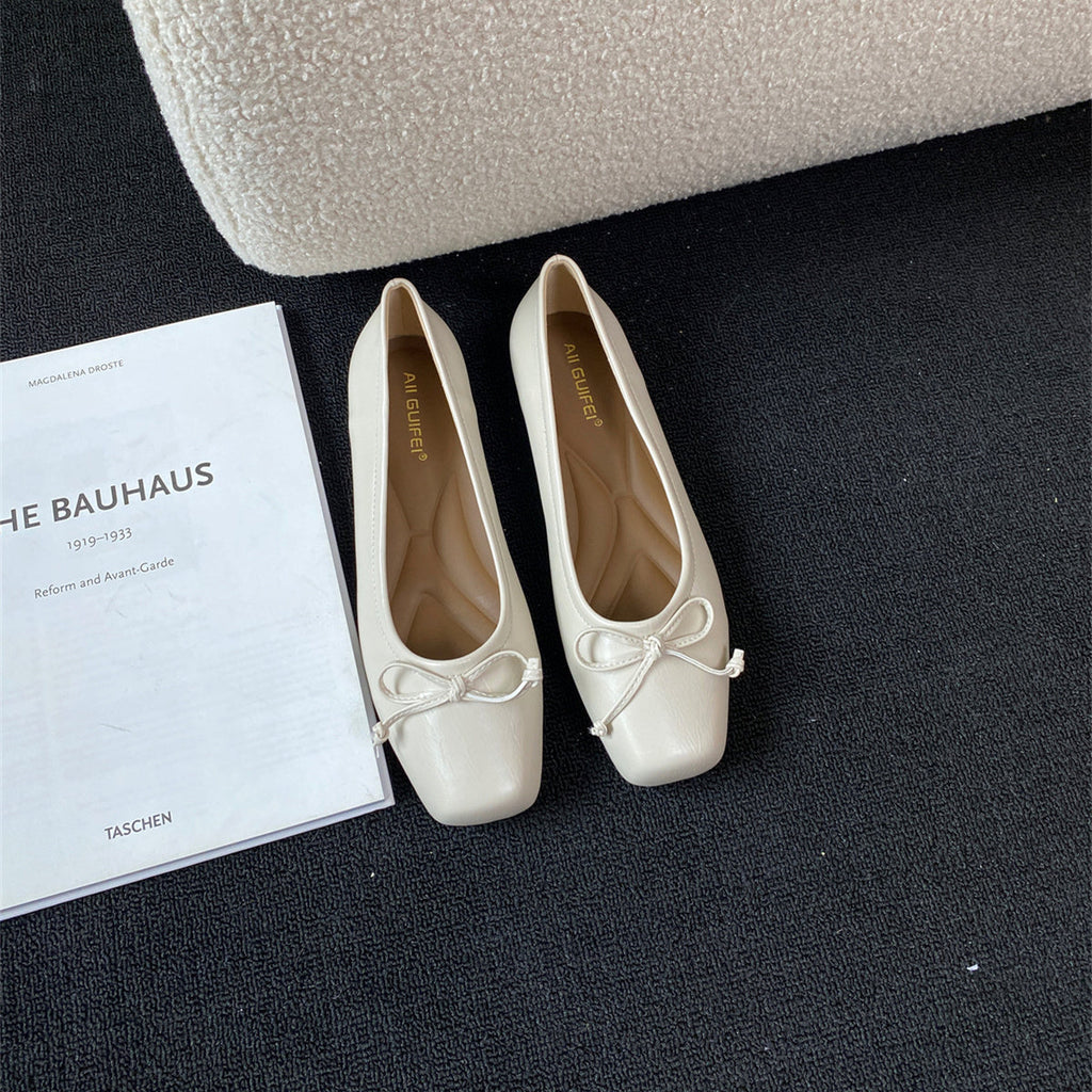 Damen klassisch geschnittene Ballerinas mit zierlichem Schleifenakzent und komfortabler Fußbettung