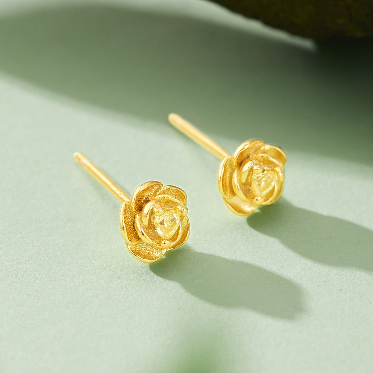 Damen Ohrstecker im eleganten Blumen-Design Shop Nory