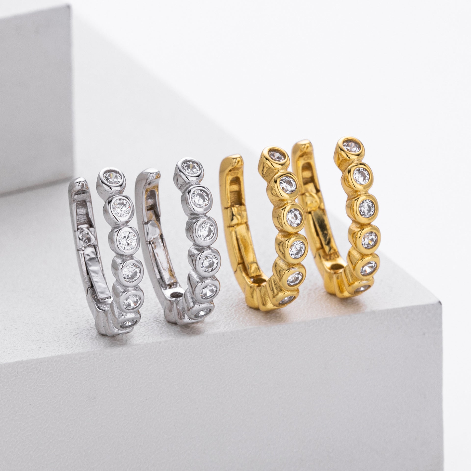 Damen Creolen mit innovativem Zirkonbesatz und hochwertigem 925 Sterling Silber Shop Nory