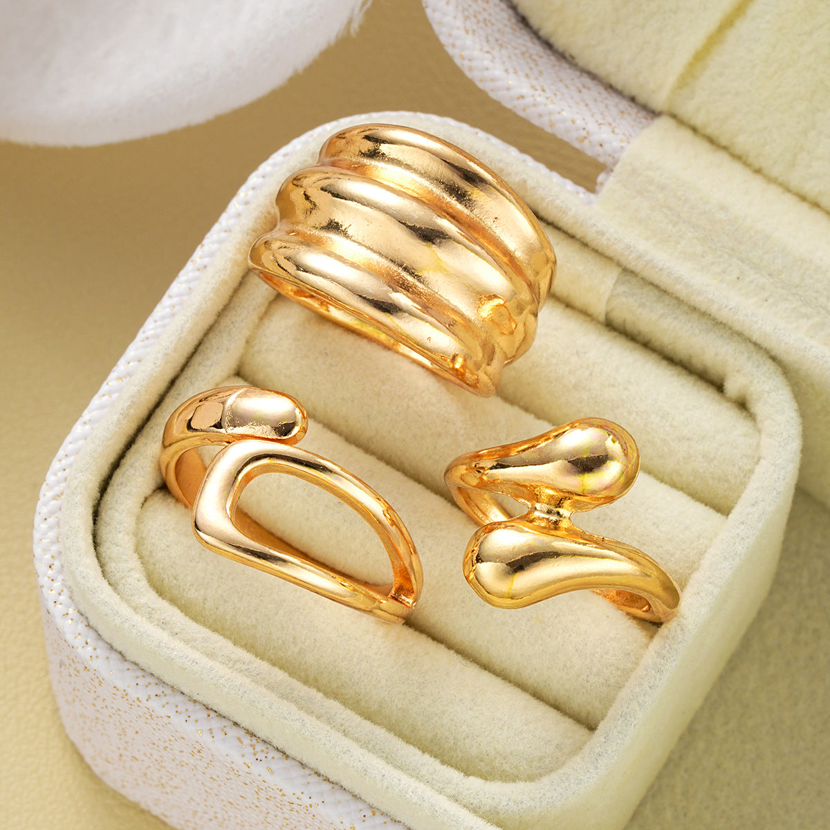 Damen modisches Ring-Set mit einzigartigen und organischen Formen Shop Nory