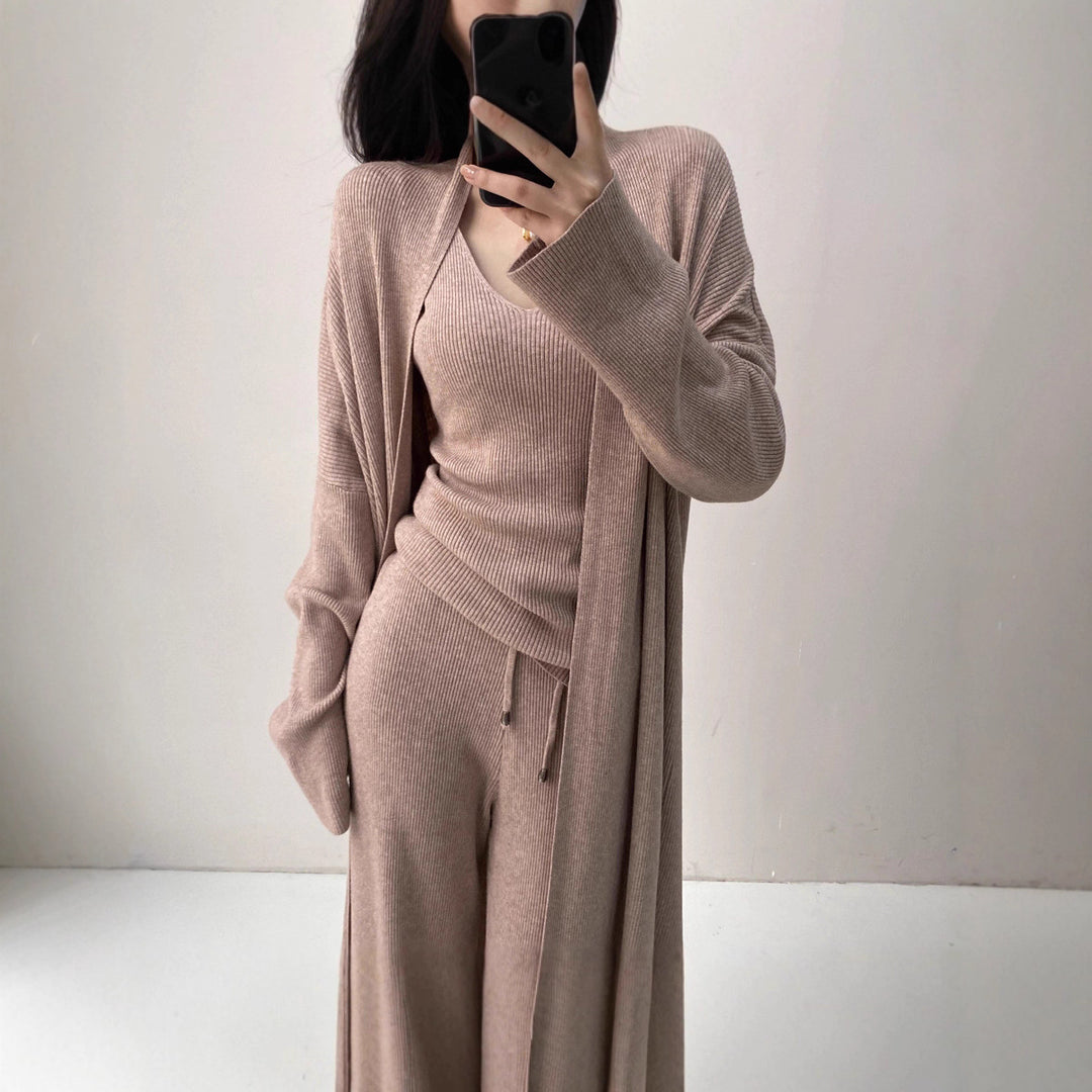 Damen Feinstrick-Loungewear-Set mit Longcardigan, Ripp-Top und weitem Strickhose Shop Nory