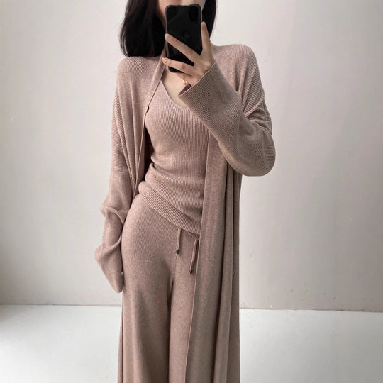 Damen Feinstrick-Loungewear-Set mit Longcardigan, Ripp-Top und weitem Strickhose Shop Nory