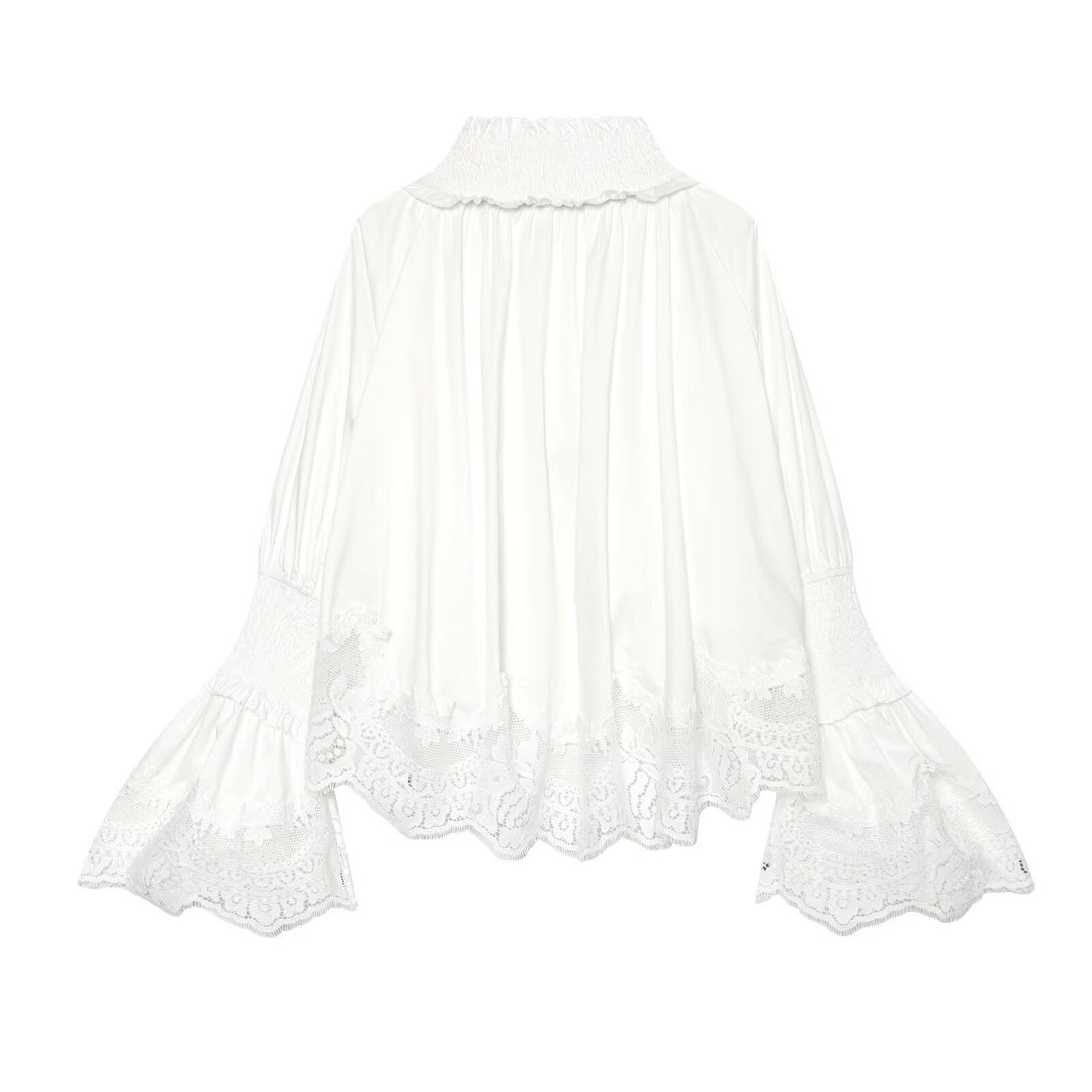 Damen Romantische Bluse mit Smokkragen, Glockenärmeln und Spitzenbesatz Shop Nory
