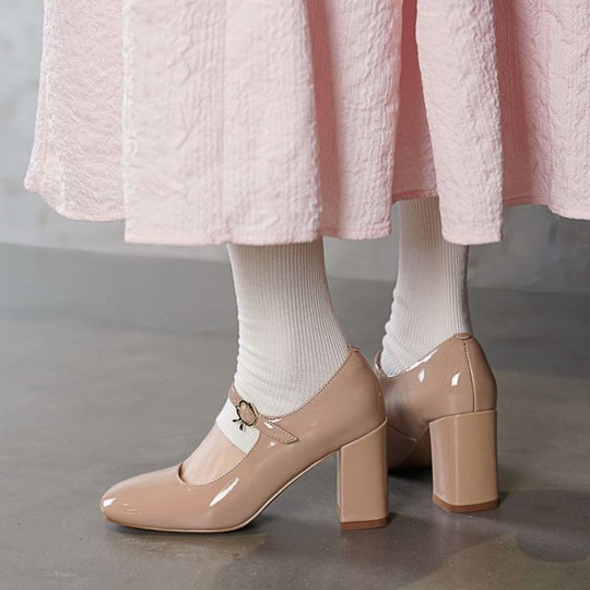 Damen Lack‑Mary‑Jane Pumps mit kleinem Blockabsatz und verstellbarem Knöchelriemen Shop Nory