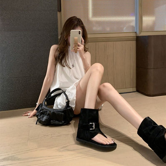 Damen Ankle-Cuff Zehensteg-Sandale mit weitem Schaft und verstellbarem Schnallenriemen Shop Nory