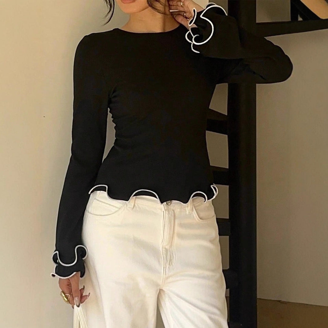Damen Figurbetontes Langarmshirt mit Volantärmeln und welligem Saum Shop Nory