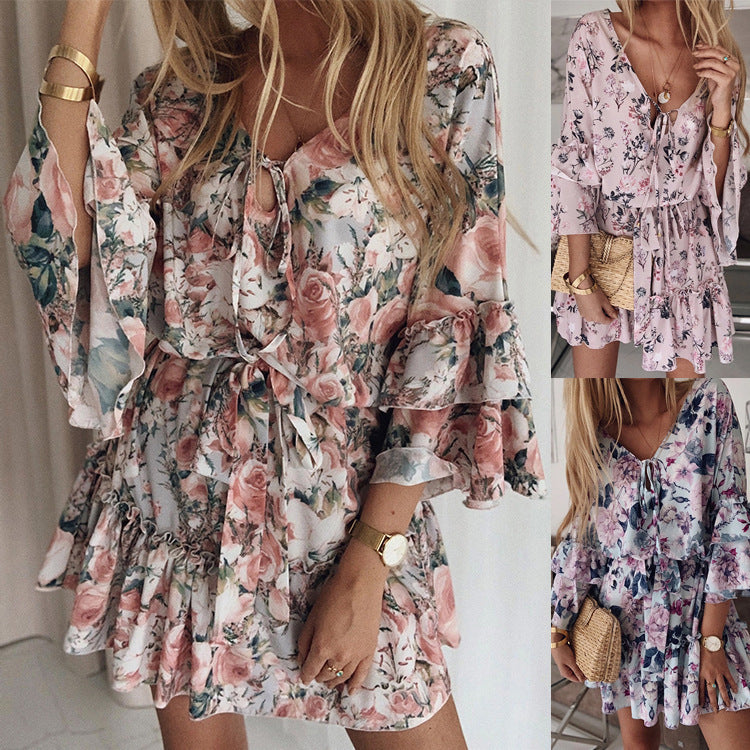 Damen Sommerkleid mit romantischem Blumenmuster und schwingendem Saum