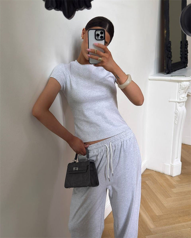 Damen figurnahes Kurzarm-Rippshirt und elastische High-Waist-Loungehose Set Shop Nory