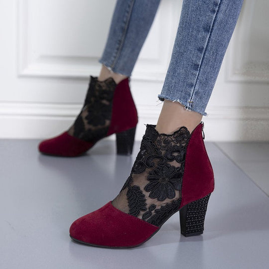 Damen elegante Ankle-Stiefel mit feiner Spitze und komfortablem Blockabsatz Shopnory