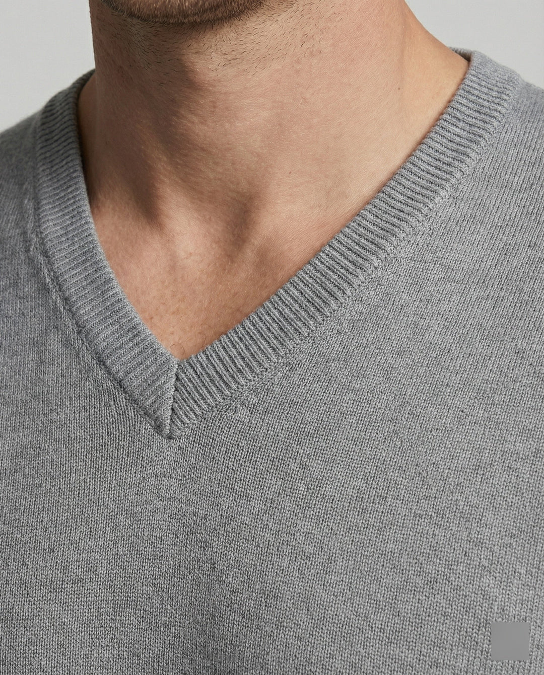 Herren V-Ausschnitt Pullover aus hochwertiger Baumwolle mit bequemer Passform