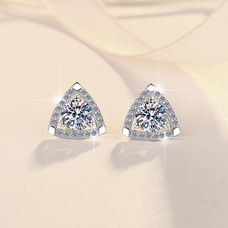 Damen Ohrringe mit funkelndem Dreieckdesign und hochwertigem Zirkonia-Besatz Shop Nory