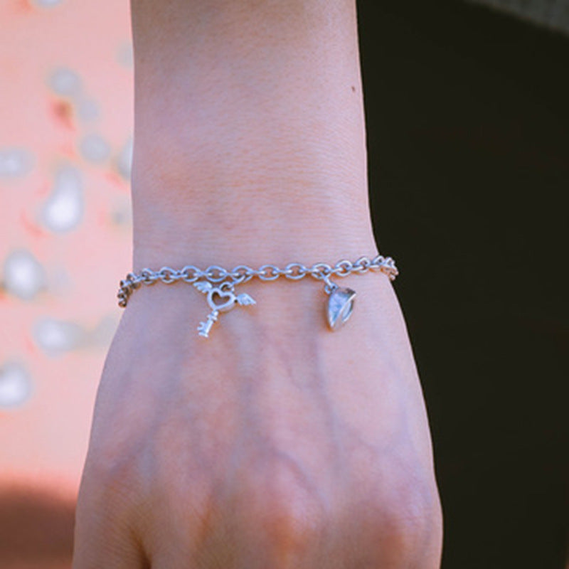 Damen Fußkettchen mit herzförmigen Anhängern und verspieltem Design Shop Nory