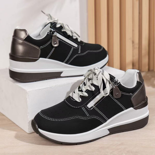 Damen sportive Plateau-Wedgesneaker mit seitlichem Zipper, perforiertem Nubuklook und dämpfender EVA-Sohle Shop Nory
