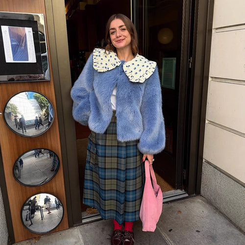 Damen Kurze Kunstpelzjacke mit markantem Häkelkragen Shop Nory