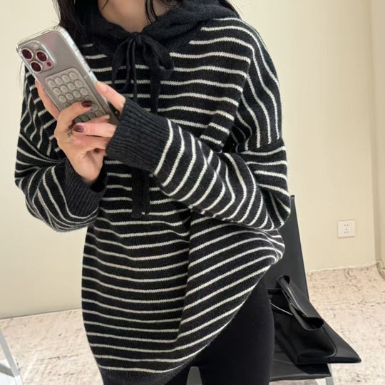 Damen Oversize-Kapuzenpullover aus weichem Feinstrick mit maritimem Streifenmuster Shop Nory