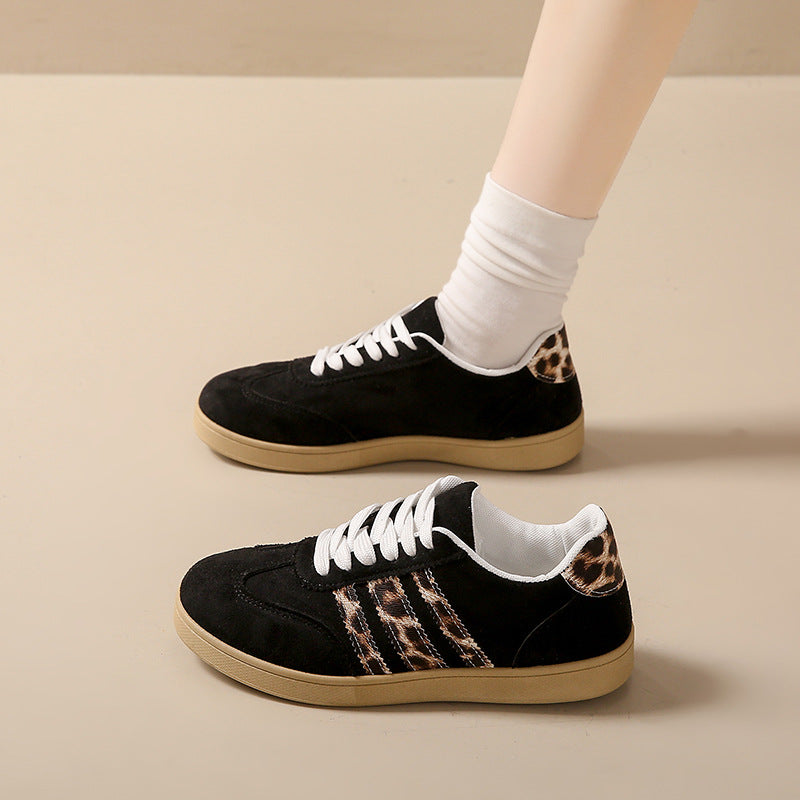 Damen Sneakers aus Wildleder mit modischem Leopardenmuster