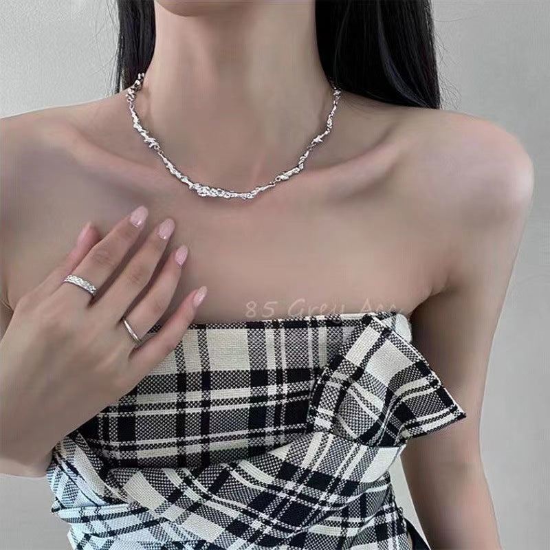 Damen elegante und moderne Halskette mit strukturiertem Design Shop Nory