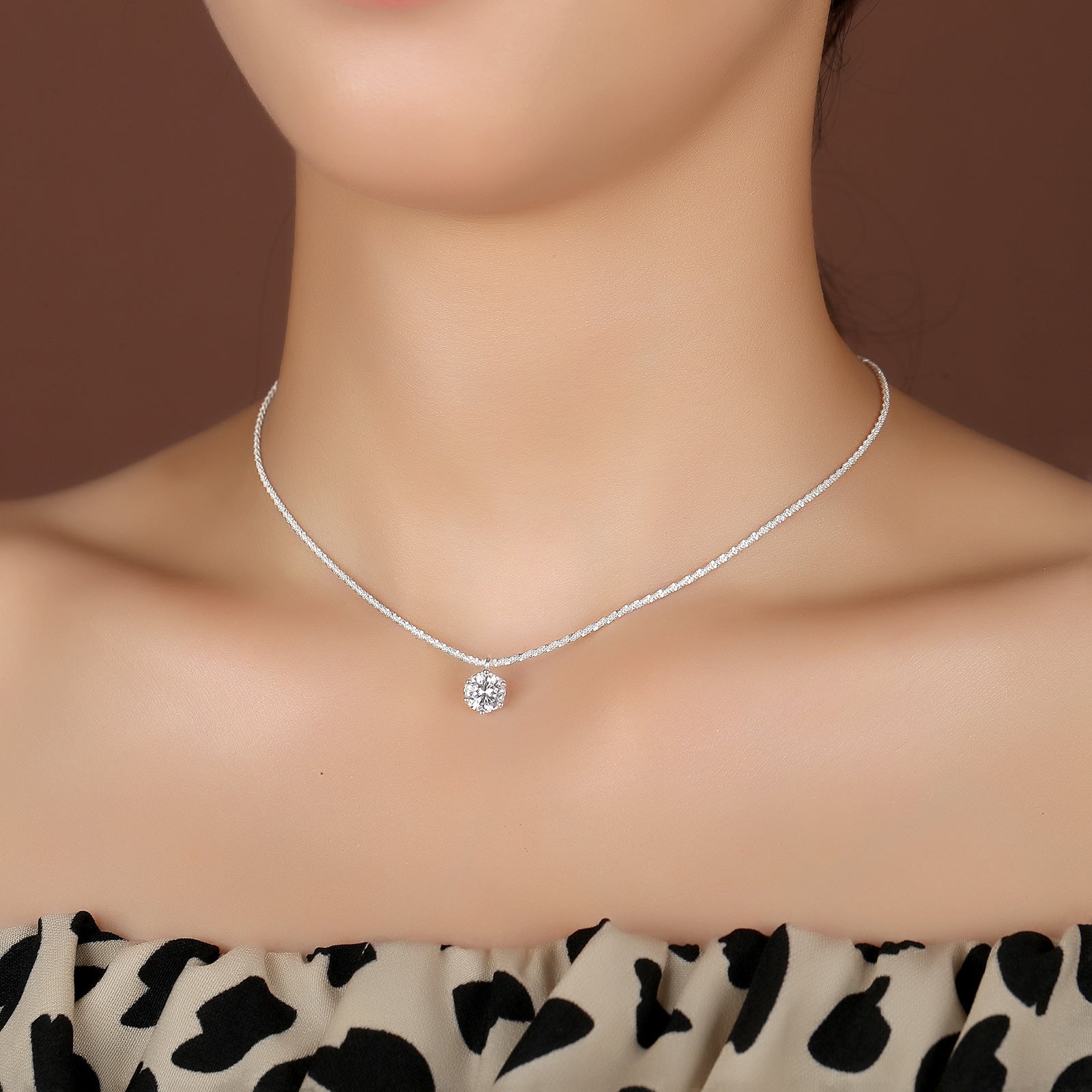 Damen Halskette mit funkelndem Kristallanhänger Shop Nory