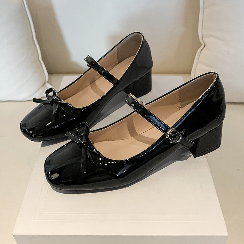 Damen Ballerinas mit praktischem Riemchen und modischem Glanzverschluss