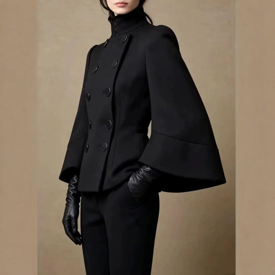 Damen Kurz geschnittene Doppelreihige Jacke mit Stehkragen, Ösen‑Detail und weiten Manschetten Shop Nory