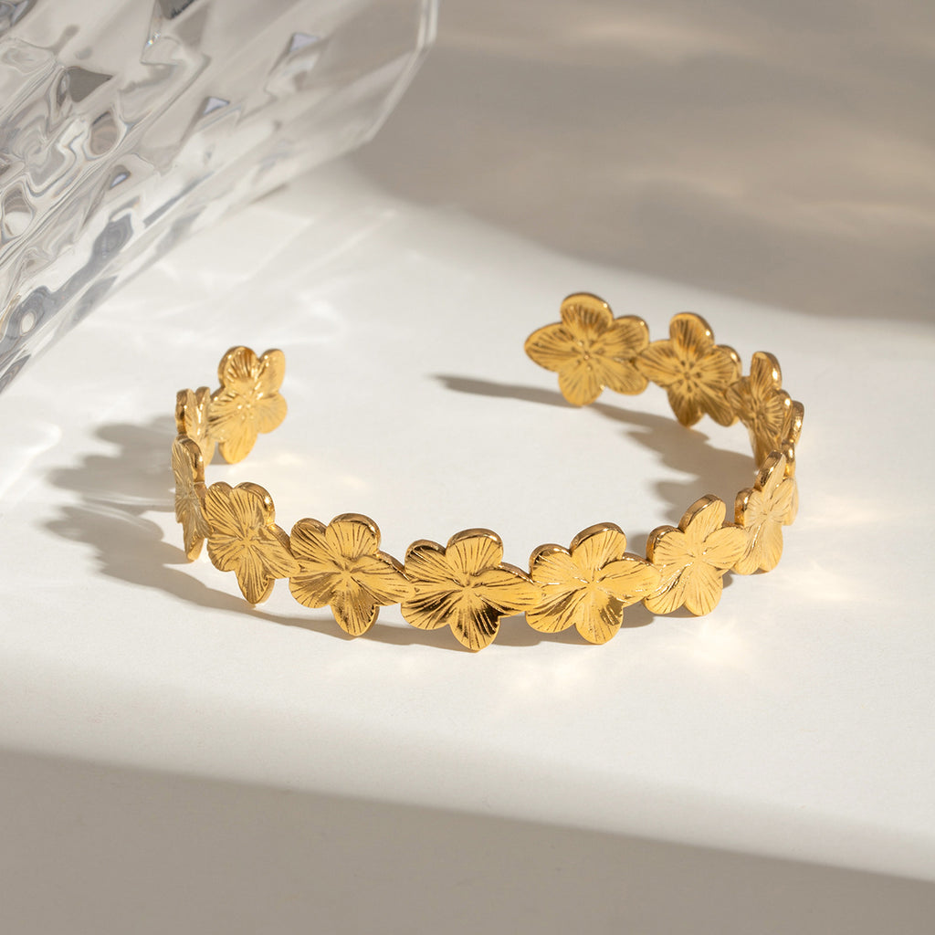 Damen Offenes Armband mit floralem Motiv aus hypoallergenem Edelstahl Shop Nory