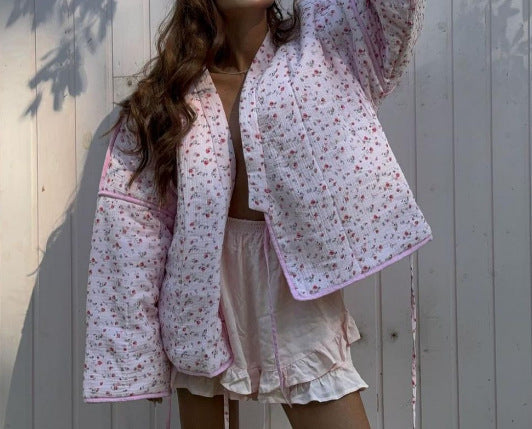 Damen Gepolsterte Kurz-Steppjacke mit floralem Micro-Print, Kontrastpaspel & Boxy-Silhouette Shop Nory