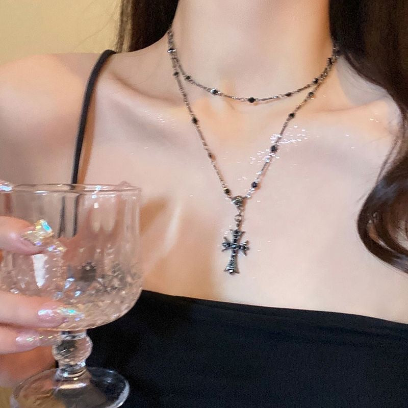 Damen Halskette mit stilvollem Kreuzanhänger Shop Nory