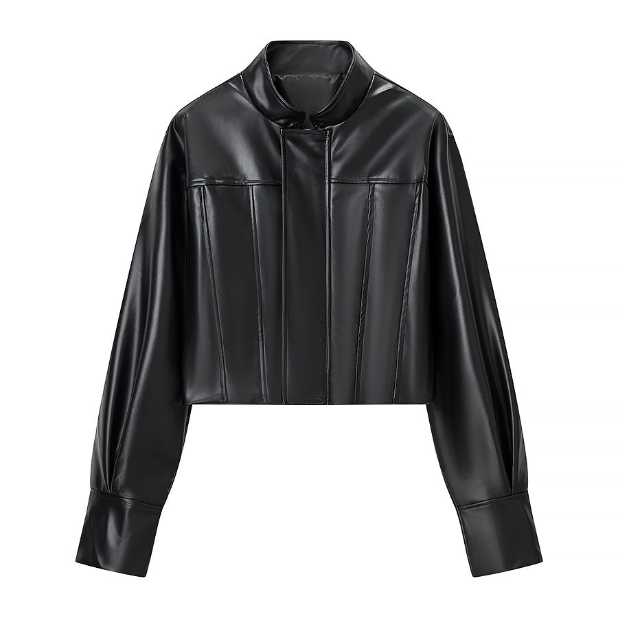 Damen Kurzjacke aus veganem Glattleder mit markanten Schulterpuffern und verdeckter Druckknopfleiste Shop Nory