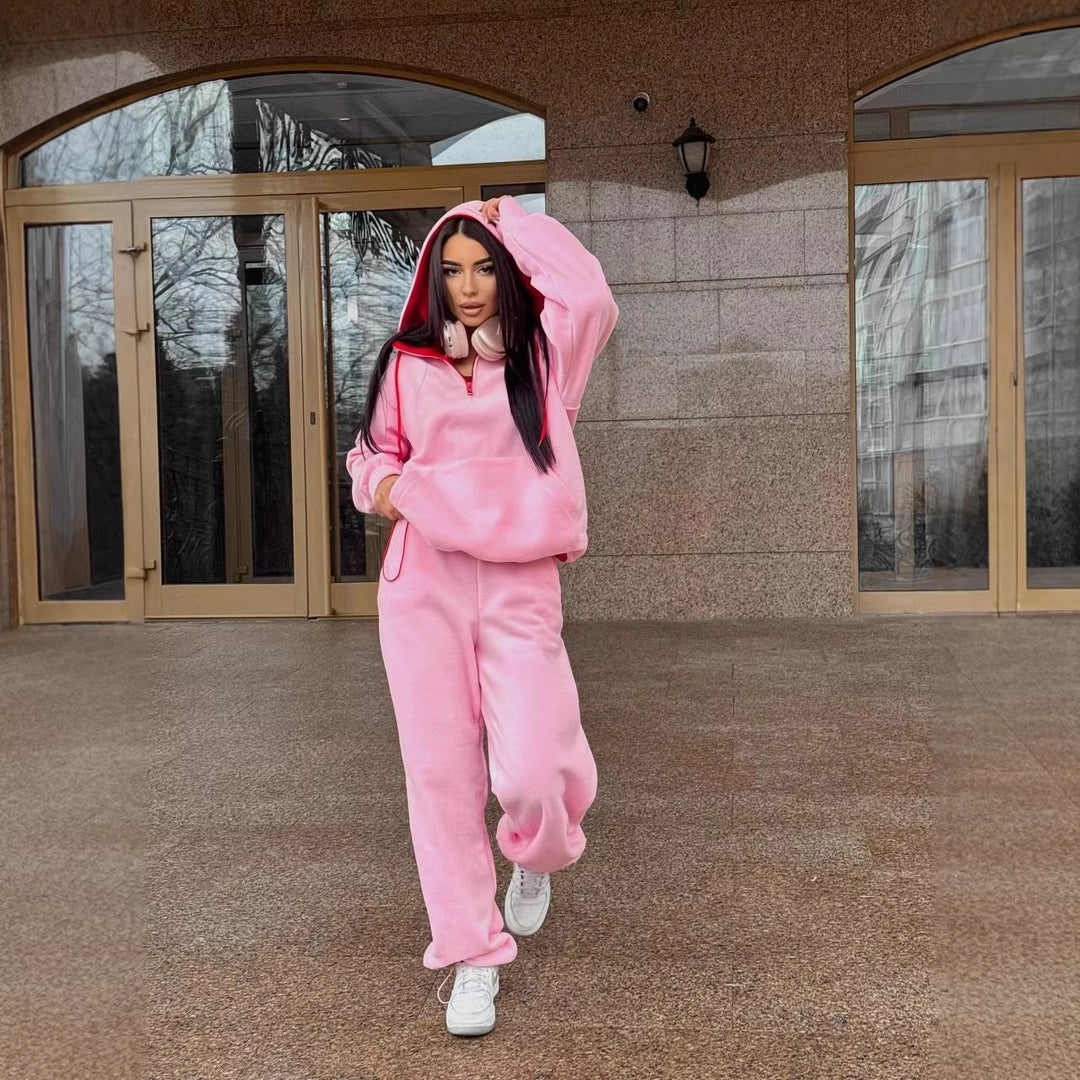 Damen Fleece-Loungewear-Set mit halbem Frontzip, gefütterter Kapuze und hochgeschnittener Komforthose Shop Nory