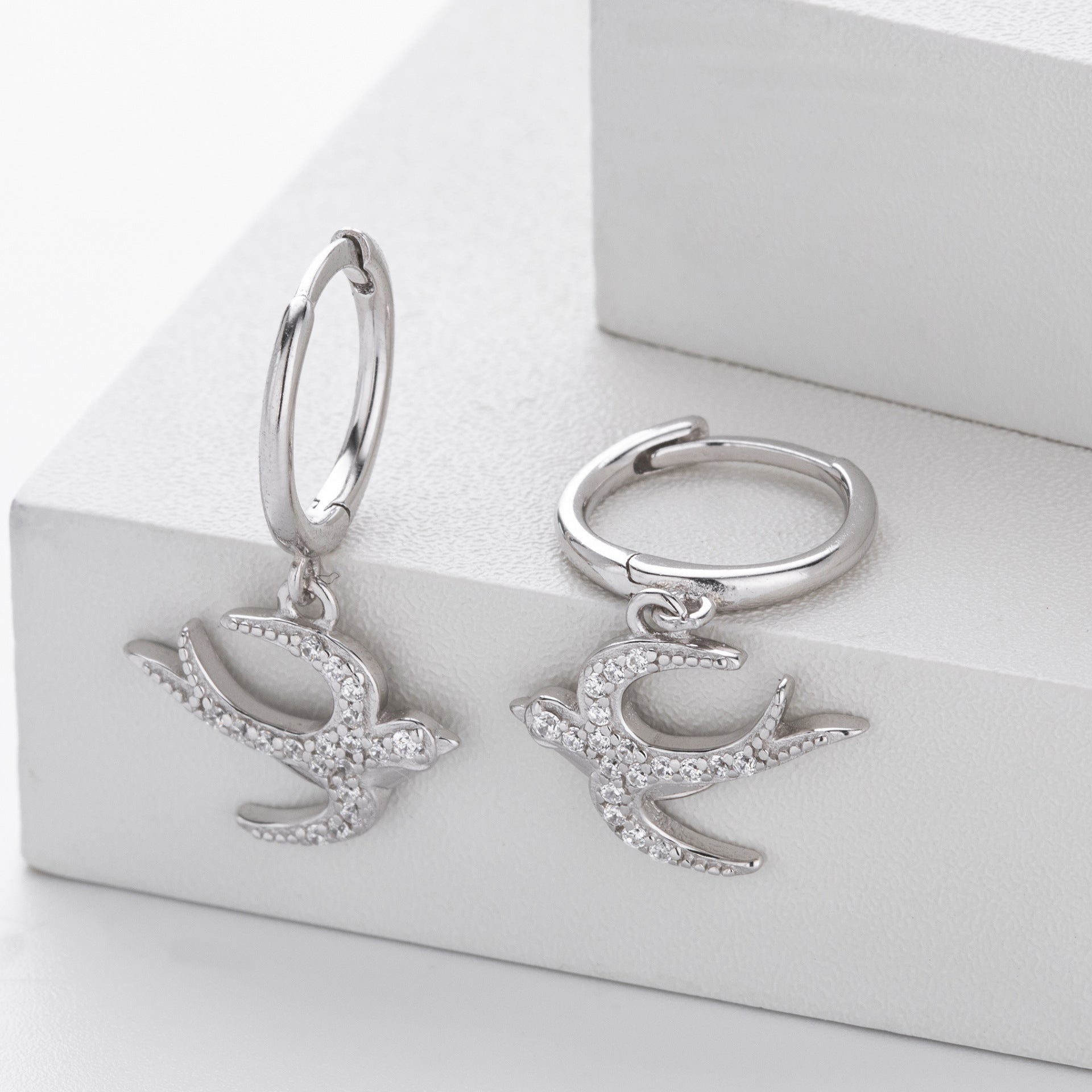 Damen Ohrhänger mit elegantem Schwalbenmotiv aus 925 Sterling Silber Shop Nory