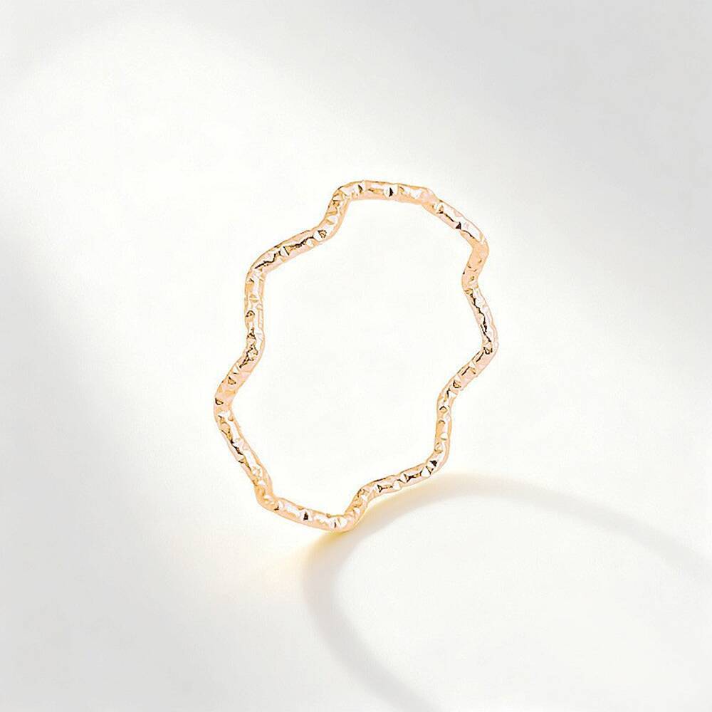 Damen Ring mit elegantem, gedrehtem Design aus hochwertigem Edelstahl Shop Nory