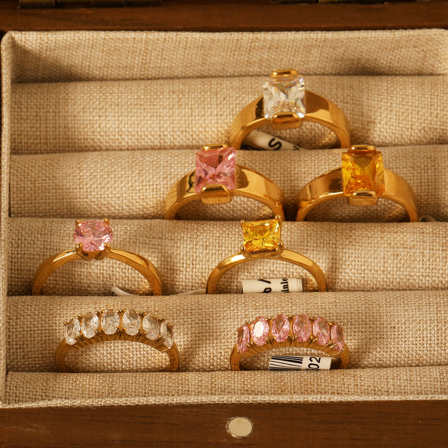Damen Ring mit funkelndem Kristall und hochwertiger Goldbeschichtung Shop Nory