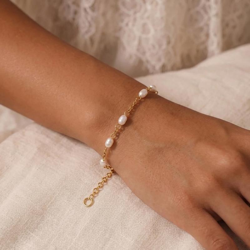 Damen Edelstahlarmband mit elegantem Perlendesign Shop Nory