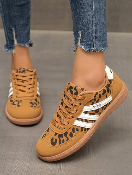 Damen Retro-Sneaker mit Veloursleder-Optik, gepolstertem Komfortfußbett und profilierter Gummilaufsohle Shop Nory
