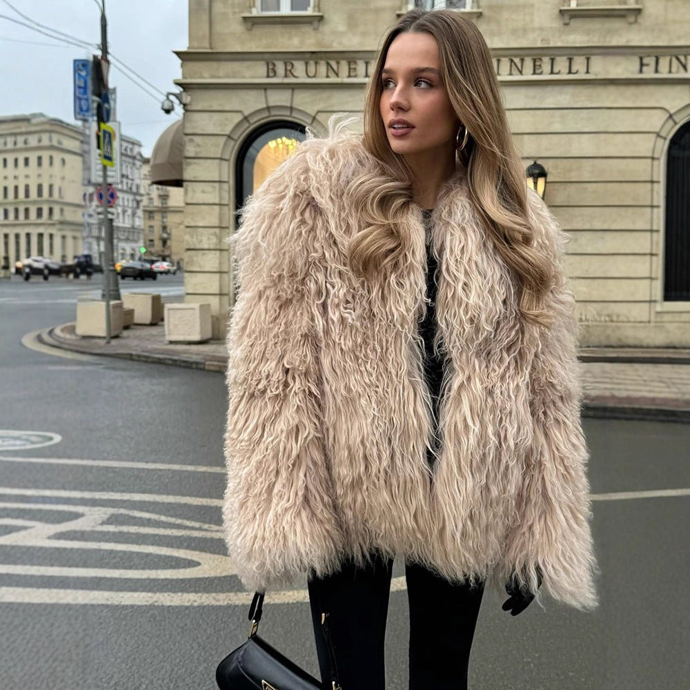 Damen Kurzjacke aus voluminösem Lammfellimitat mit lockiger Struktur Shop Nory