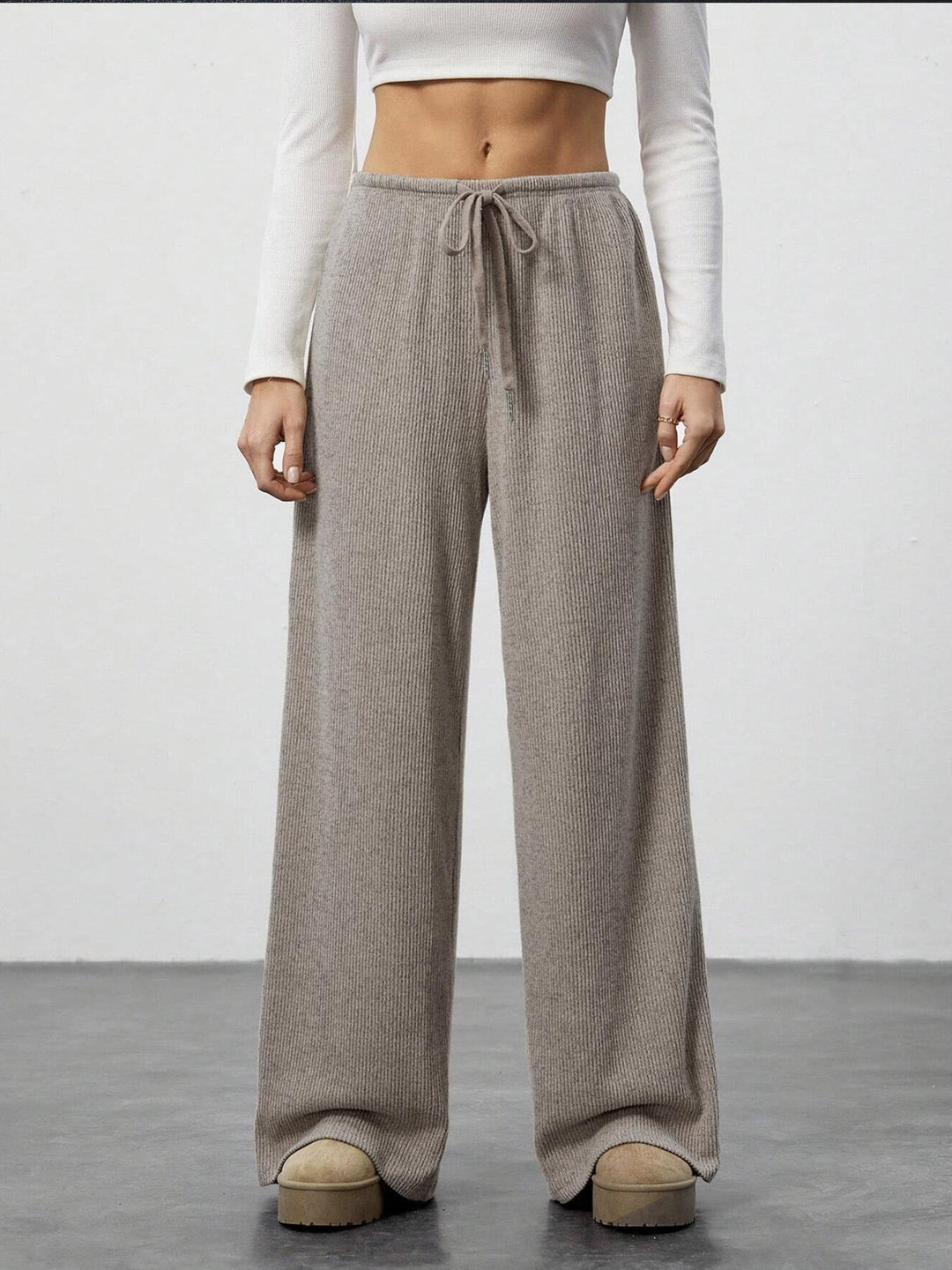Damen Weit geschnittene Relax-Hose aus elastischem Strickmaterial mit Kordelzug