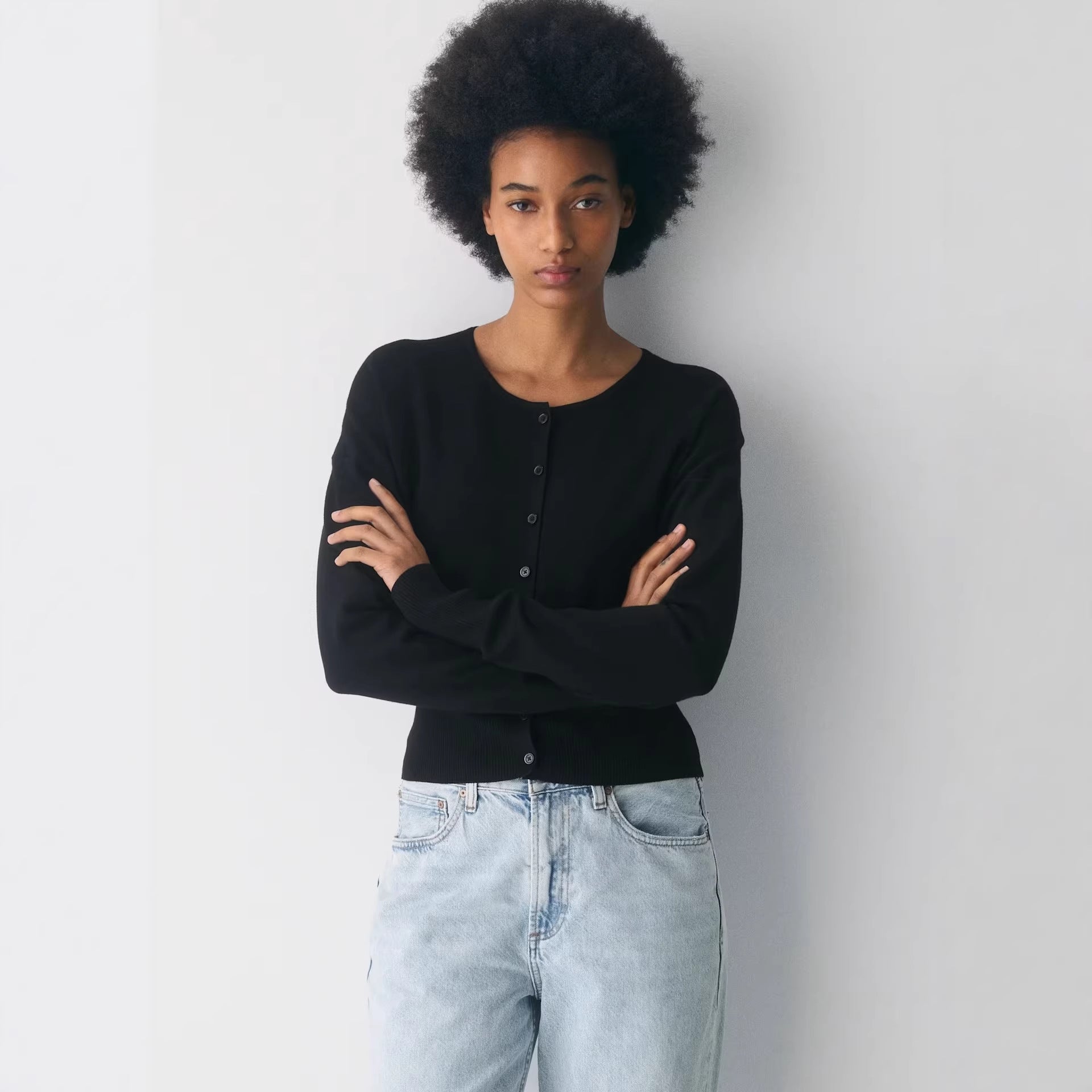Damen Cropped Strickjacke mit Knopfleiste und Rippstrick