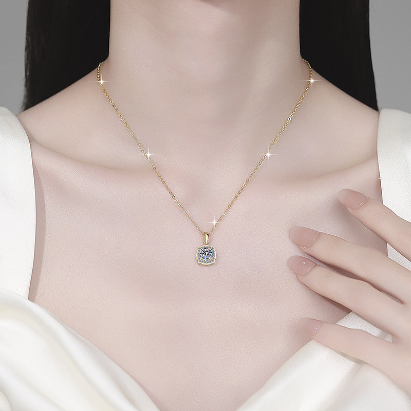 Damen elegante Halskette mit funkelndem Zirkonia-Anhänger Shop Nory