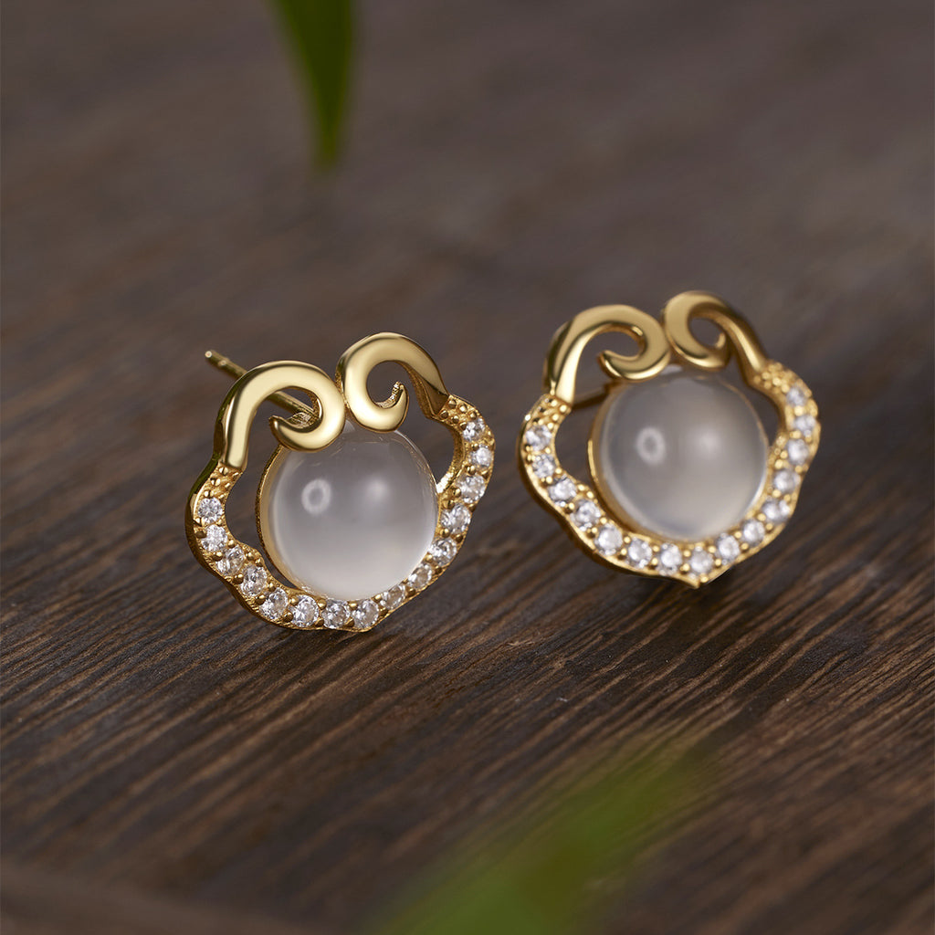 Damen Ohrstecker mit filigranem Design und funkelnden Zirkonia Shop Nory