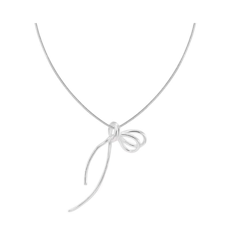 Damen Halskette mit stilvollem Schleifenanhänger und filigranem Design Shop Nory