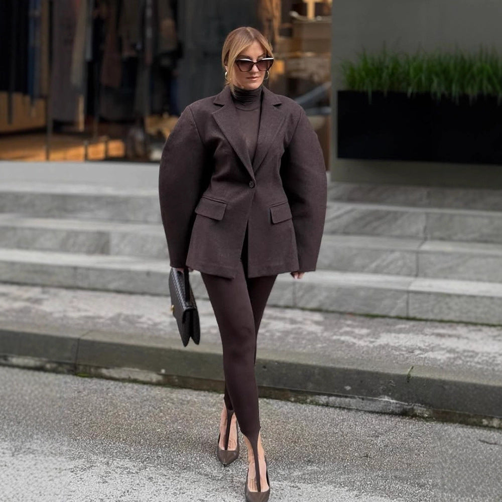 Damen Oversize-Strukturblazer mit betonter Schulterpartie und voluminösen Ärmeln Shop Nory