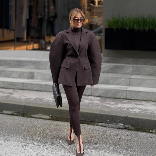 Damen Oversize-Strukturblazer mit betonter Schulterpartie und voluminösen Ärmeln Shop Nory