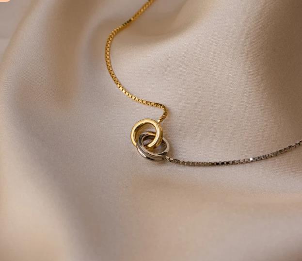 Damen Halskette mit ineinandergreifenden Anhängern aus hochwertigem Edelstahl Shop Nory