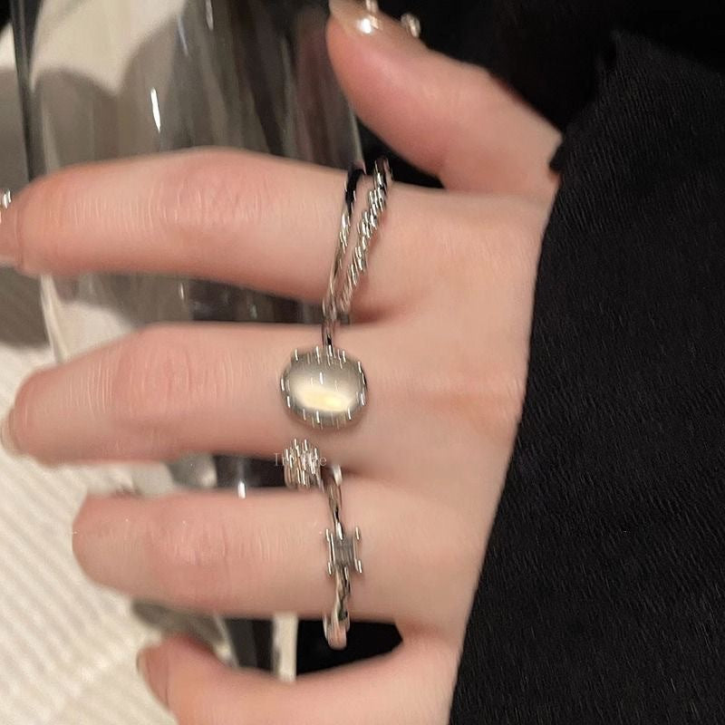 Damen Ring mit elegantem, minimalistischen Design und funkelndem Zirkonia Shop Nory