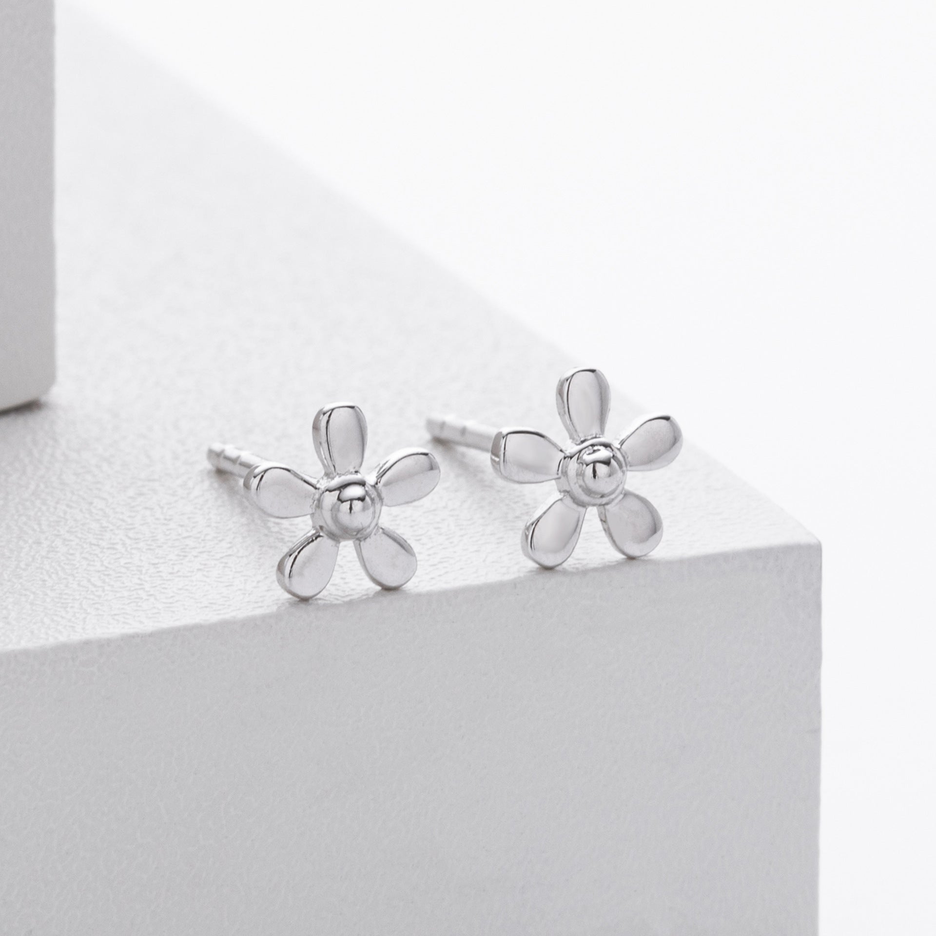 Damen Ohrstecker im floralen Design aus hochwertigem 925 Sterling Silber Shop Nory